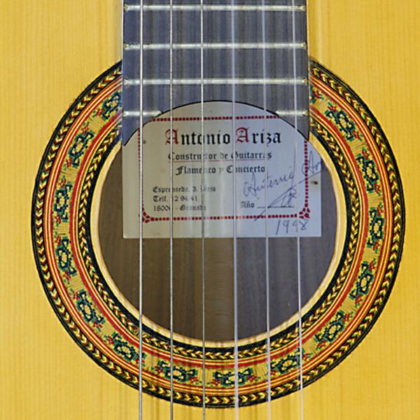 Antonio Ariza, Konzertgitarre Fichte, Nussbaum, spanische Meistergitarre, Rosette, Schild