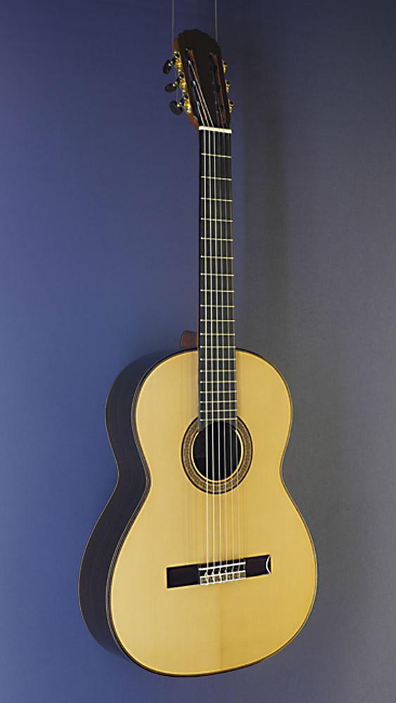 Antonio de Vega Maestro spruce, all-solid Spanish guitar, made of spruce and rosewood